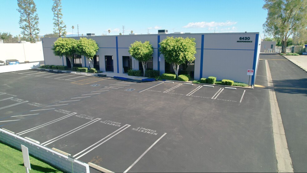 6430 Independence Ave, Woodland Hills, CA à louer - Photo du bâtiment - Image 2 de 6