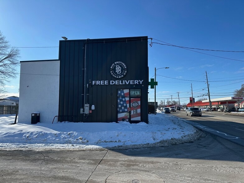 537 W Columbia Ave, Battle Creek, MI for sale - Building Photo - Image 2 of 7
