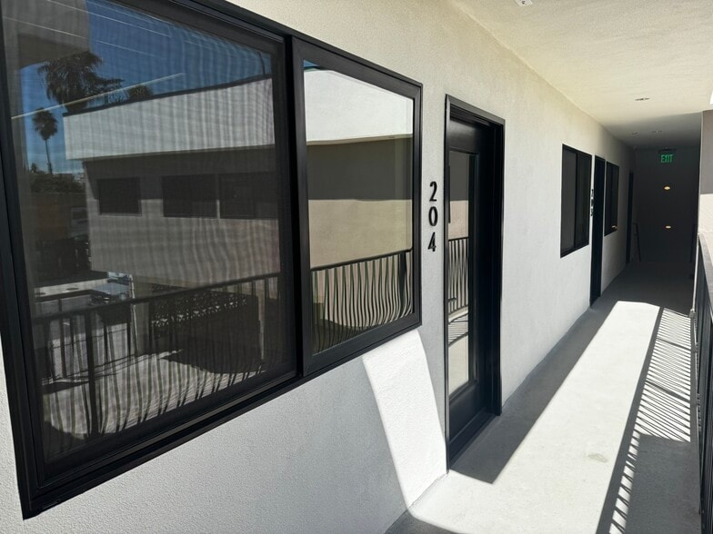 13750 Ventura Blvd, Sherman Oaks, CA for lease - Interior Photo - Image 3 of 7
