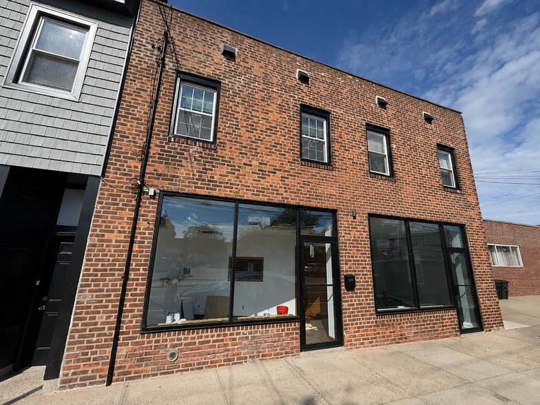 141 New Hyde Park Rd, Franklin Square, NY à louer - Photo du bâtiment - Image 2 de 3