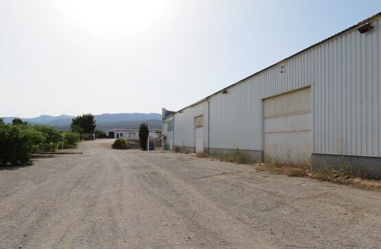 Nave portefeuille de 2 propriétés à vendre sur LoopNet.ca - Photo du bâtiment - Image 2 de 22