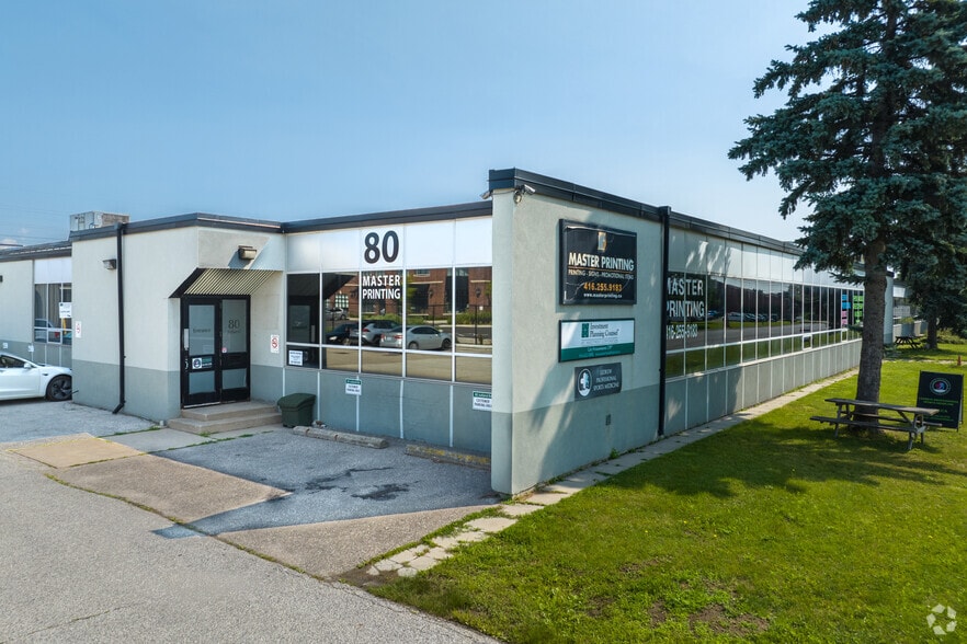 80 Jutland Rd, Toronto, ON à louer - Photo du bâtiment - Image 2 de 5