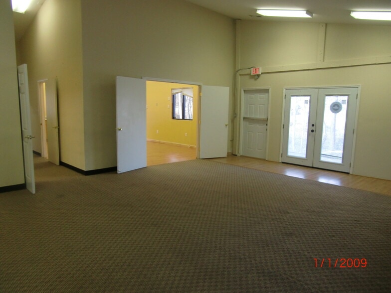 500 E Wait Ave, Wake Forest, NC for lease - Interior Photo - Image 3 of 9