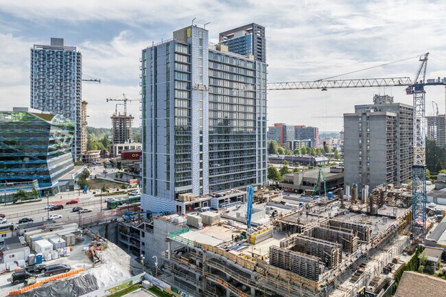 Plus de détails pour 9873 King George Blvd, Surrey, BC - Commerce de détail à louer