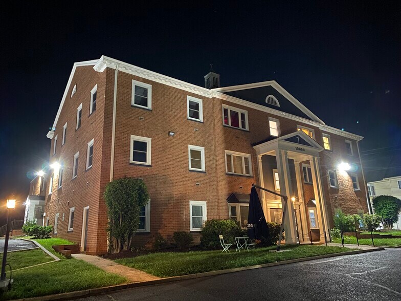 10090 Main St, Fairfax, VA à louer - Photo du bâtiment - Image 3 de 12