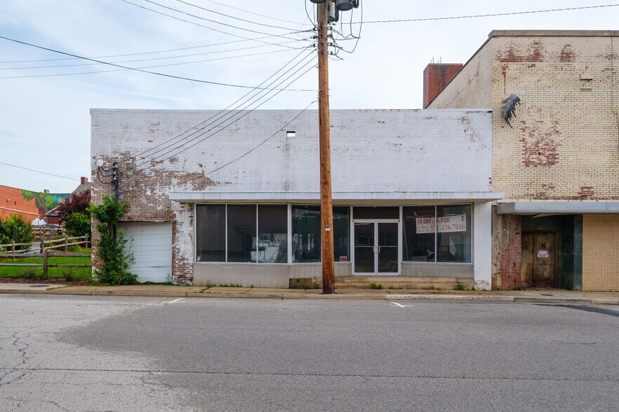322 W Main St, Waynesboro, VA à vendre - Photo du bâtiment - Image 2 de 10