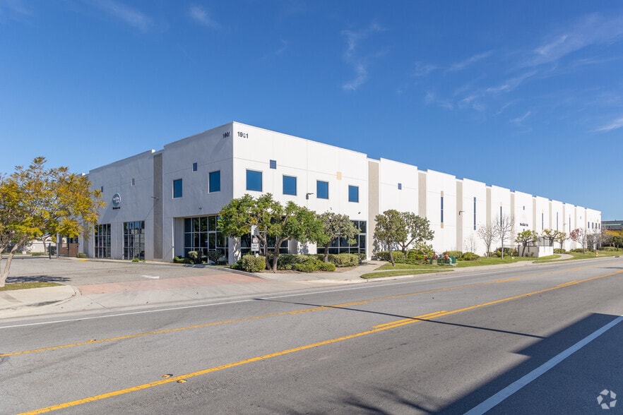 1901 Eastman Ave, Oxnard, CA à vendre - Photo du bâtiment - Image 3 de 10