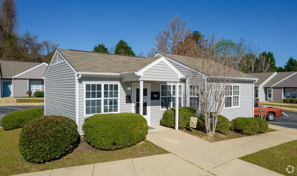 1004 Appamattox Ct, Fayetteville, NC for sale - Building Photo - Image 3 of 22