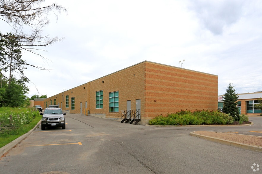 229 Mapleview Dr E, Barrie, ON for lease - Building Photo - Image 3 of 3