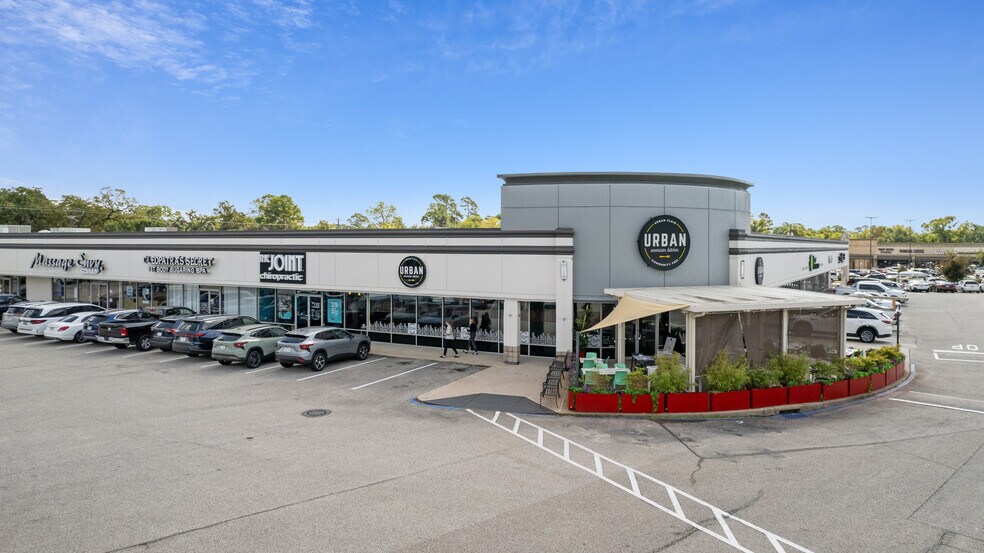 1136 N Kirkwood Rd, Houston, TX à louer - Photo du bâtiment - Image 2 de 12
