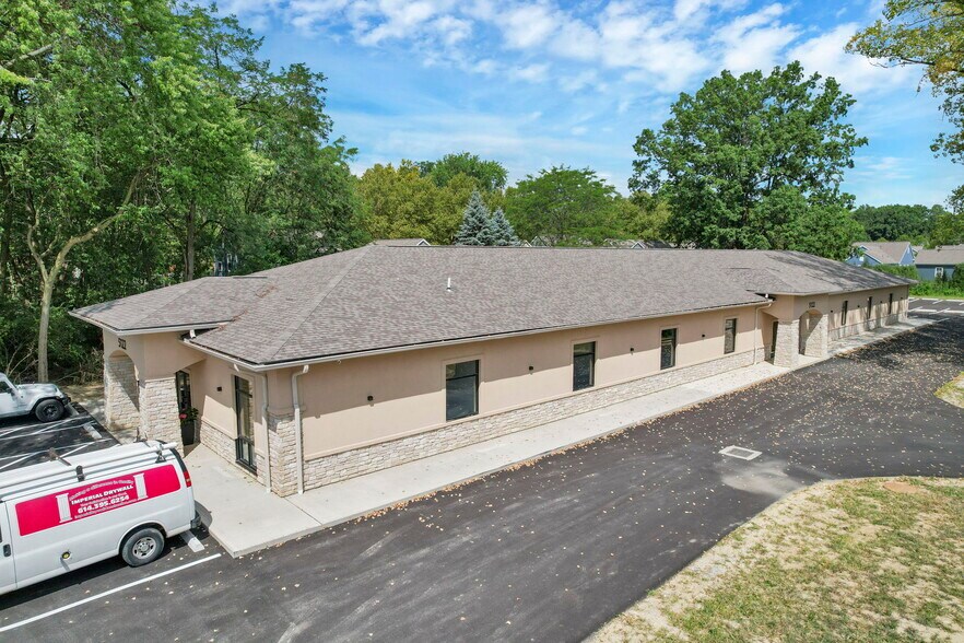 5122 Morse Rd, Columbus, OH à louer - Photo du bâtiment - Image 3 de 22