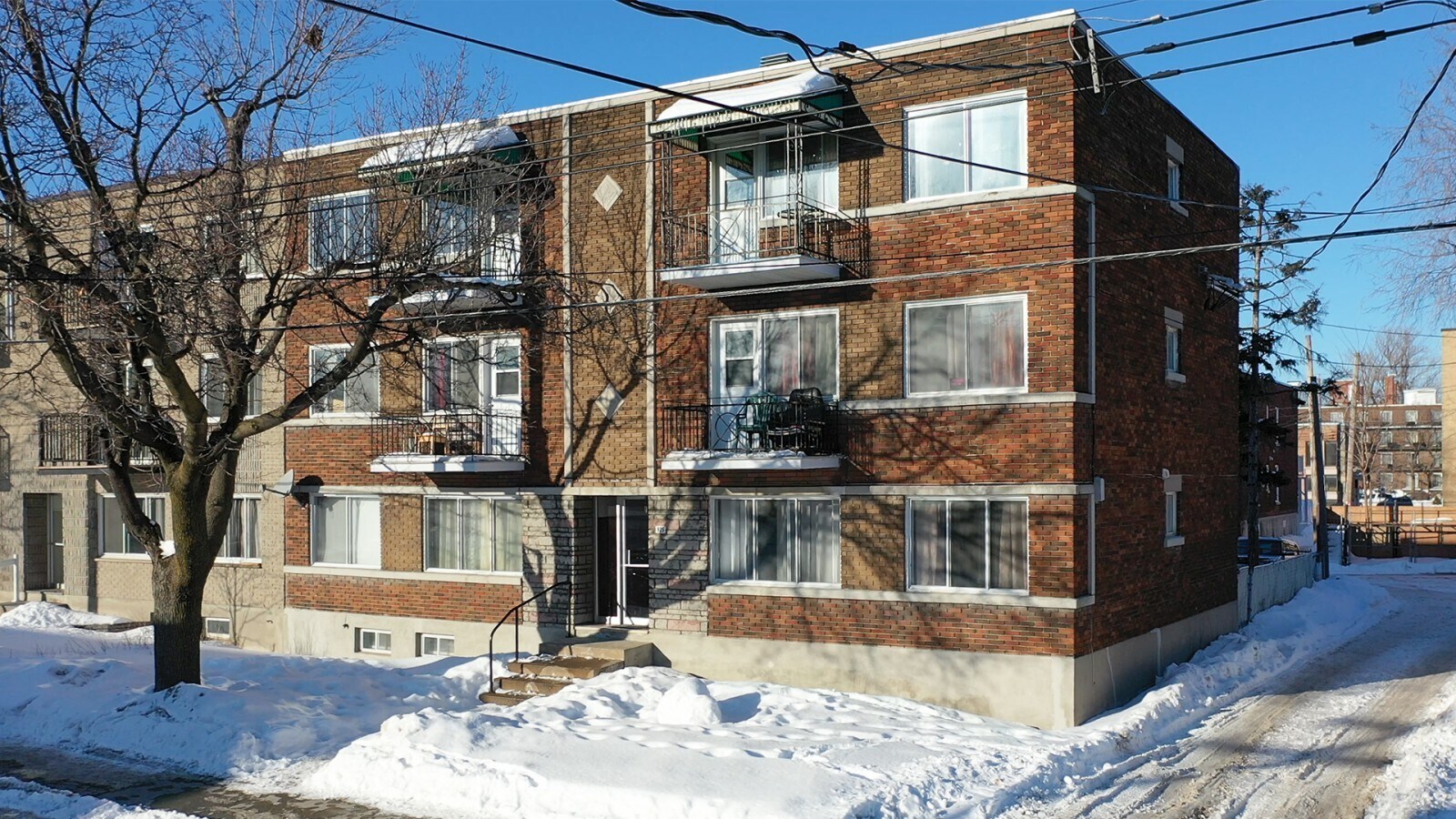 925 Rue Saint-Donat, Montréal, QC for sale Primary Photo- Image 1 of 1
