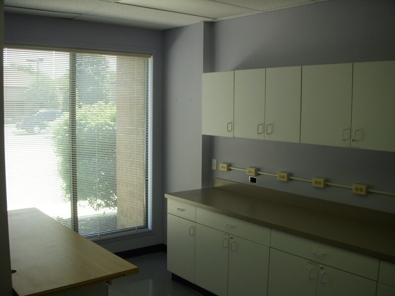 19720 Governors Hwy, Flossmoor, IL à vendre - Photo du bâtiment - Image 3 de 9