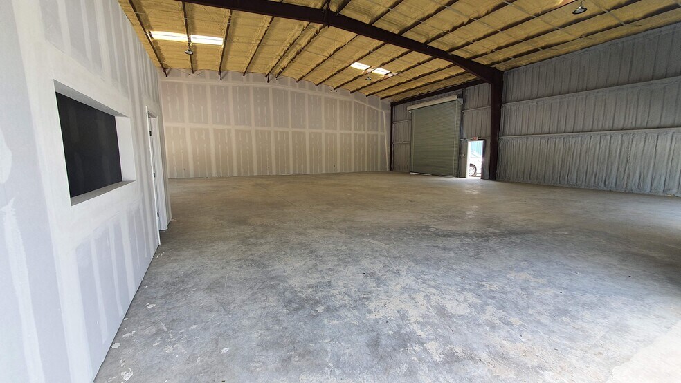 12130 Antoine Dr, Houston, TX à louer - Photo intérieure - Image 2 de 7