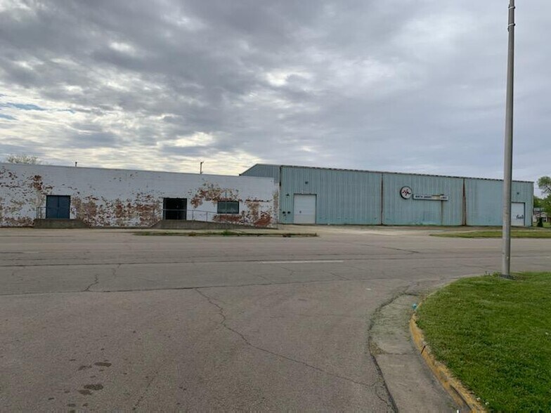 221 S Maplewood, Rantoul, IL à vendre - Photo du bâtiment - Image 3 de 5