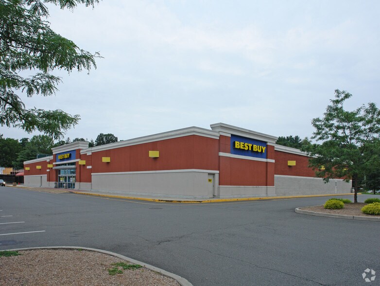 299 N Central Ave, Hartsdale, NY à louer - Photo du bâtiment - Image 2 de 6