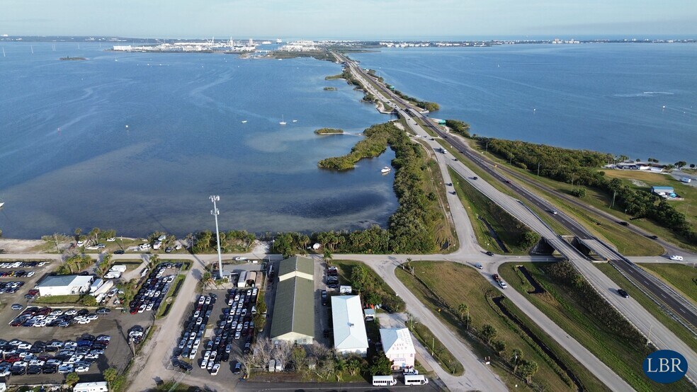 2755 N BANANA RIVER Dr, Merritt Island, FL à vendre - Photo du bâtiment - Image 2 de 8