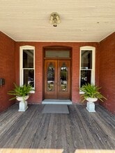143 4th Ave N, Franklin, TN à louer Photo intérieure- Image 2 de 18