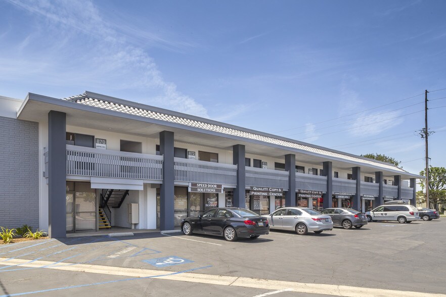 840-898 N Main St, Orange, CA à louer - Photo du bâtiment - Image 3 de 9