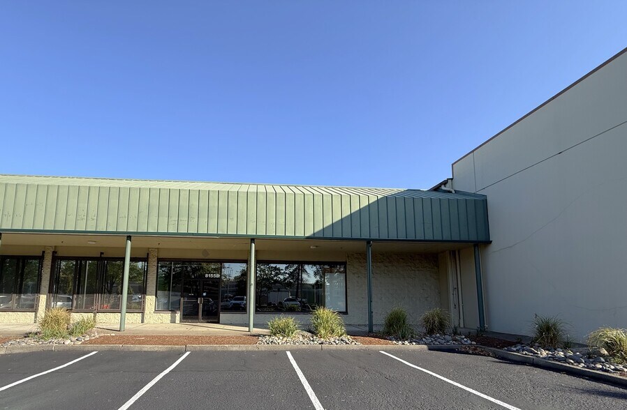 8155 SE Deer Creek Ln, Milwaukie, OR à louer - Photo du bâtiment - Image 2 de 6