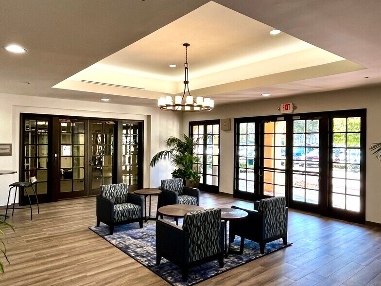 770 Paseo Camarillo, Camarillo, CA à louer - Photo intérieure - Image 2 de 8