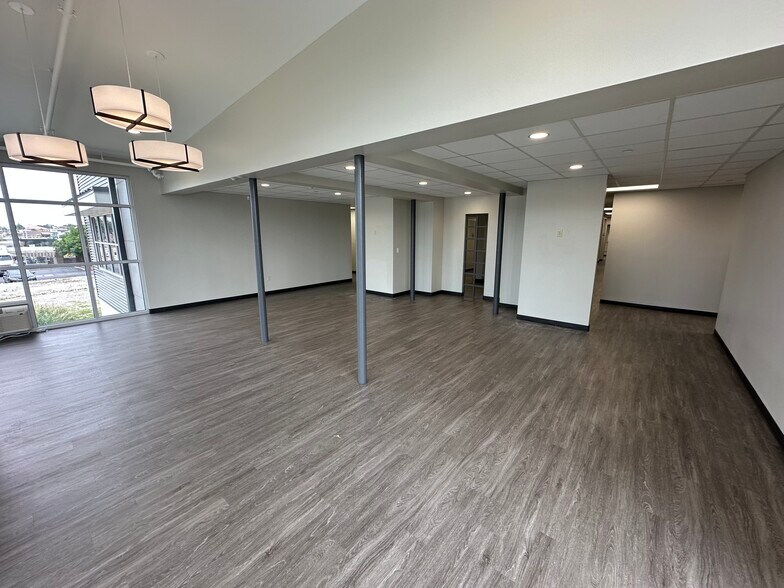 3171 E Sunshine St, Springfield, MO à louer - Photo du bâtiment - Image 3 de 13