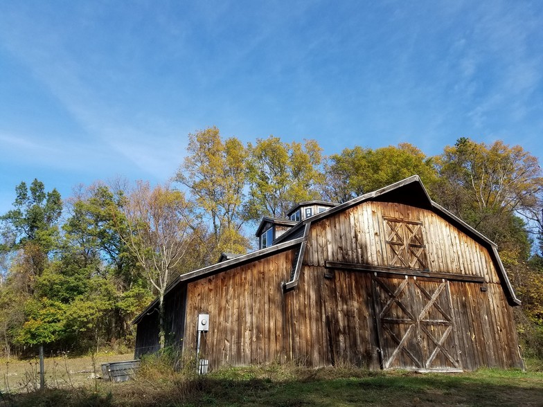 124 Smithtown Rd, Fishkill, NY for sale - Primary Photo - Image 1 of 1