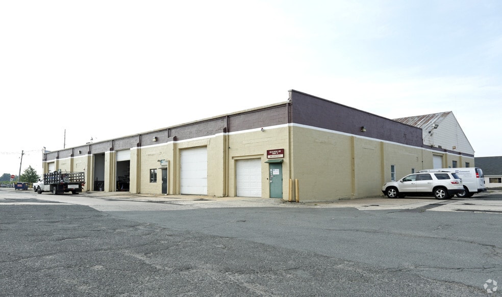 8 W Chimney Rock Rd, Bridgewater, NJ for lease - Building Photo - Image 3 of 13