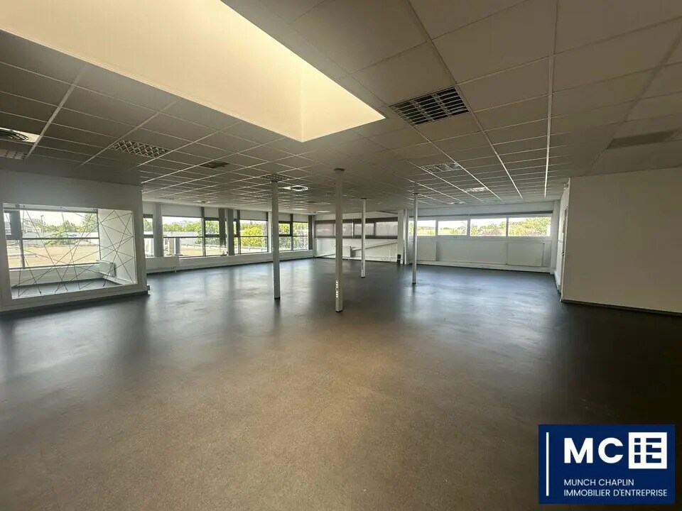 Office in Strasbourg for lease Interior Photo- Image 1 of 8