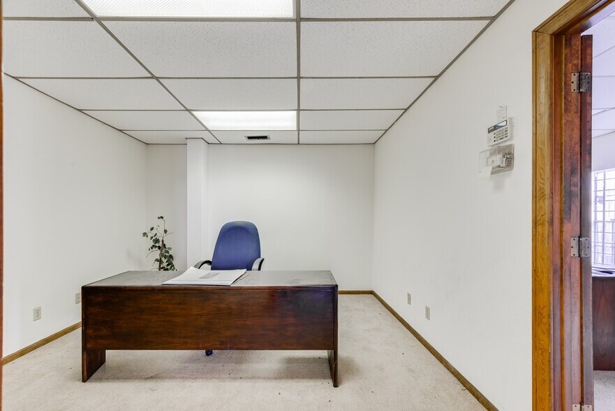 EXI Industrial Park portefeuille de 2 propriétés à vendre sur LoopNet.ca - Photo intérieure - Image 3 de 122