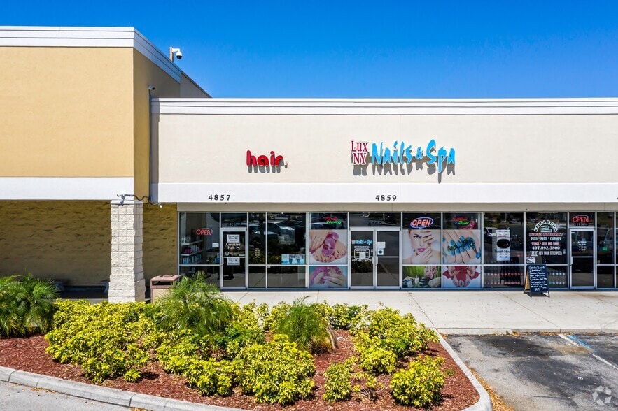 4855-4879 E Irlo Bronson Memorial Hwy, Saint Cloud, FL for lease - Building Photo - Image 2 of 16