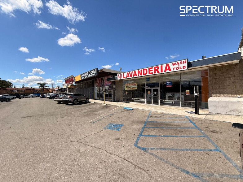 8907-8917 Woodman Ave, Panorama City, CA à louer - Photo du bâtiment - Image 2 de 11