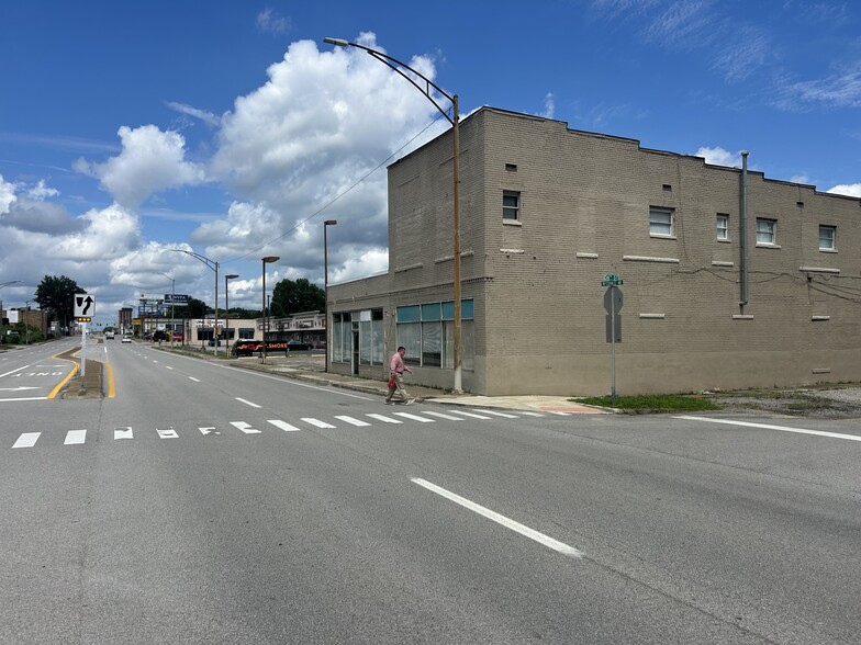 5538 Maccorkle Ave SE, Charleston, WV for lease - Building Photo - Image 1 of 11