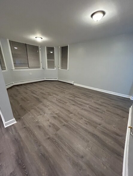 8503 S Drexel Ave, Chicago, IL for sale - Building Photo - Image 2 of 5