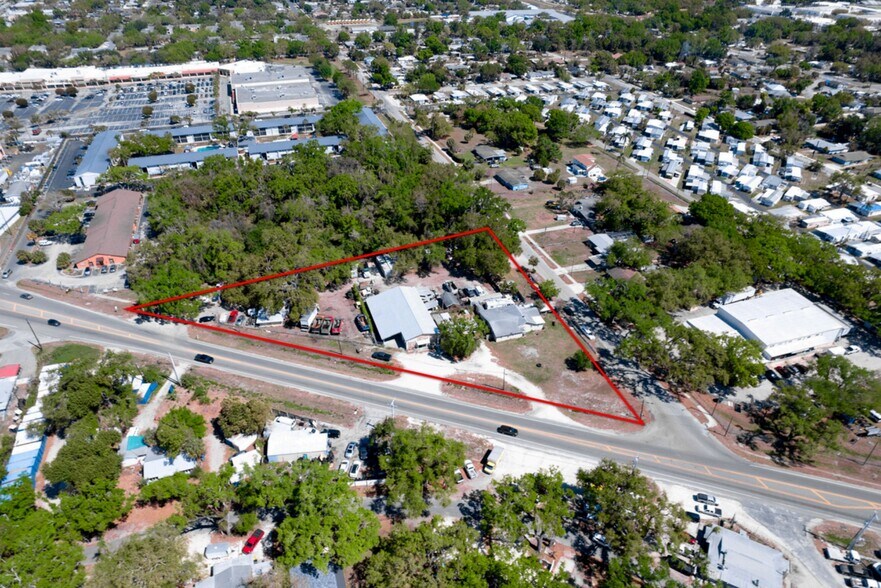 415 301 Blvd E, Bradenton, FL à vendre - Photo du bâtiment - Image 1 de 3