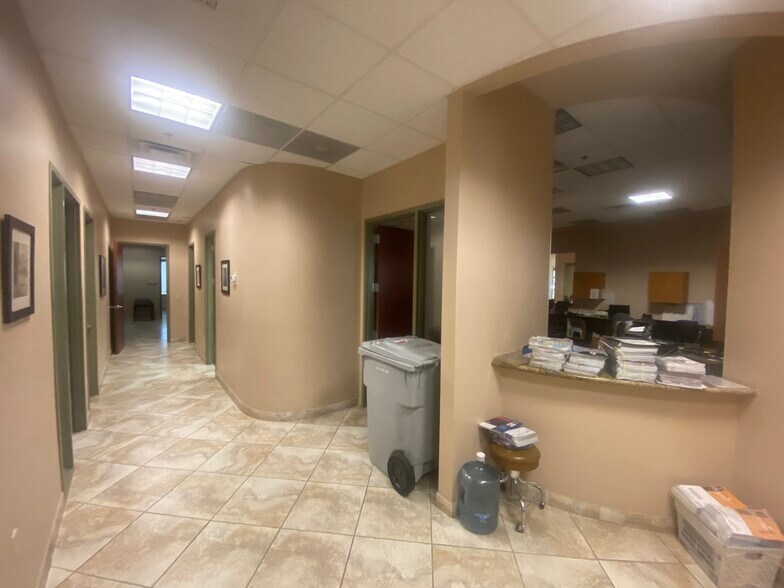 6677 W Thunderbird Rd, Glendale, AZ à louer - Photo intérieure - Image 3 de 10