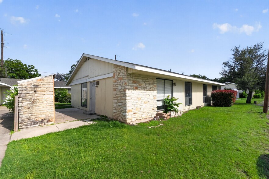 1500 Park Ln, Georgetown, TX à vendre - Photo du bâtiment - Image 3 de 21
