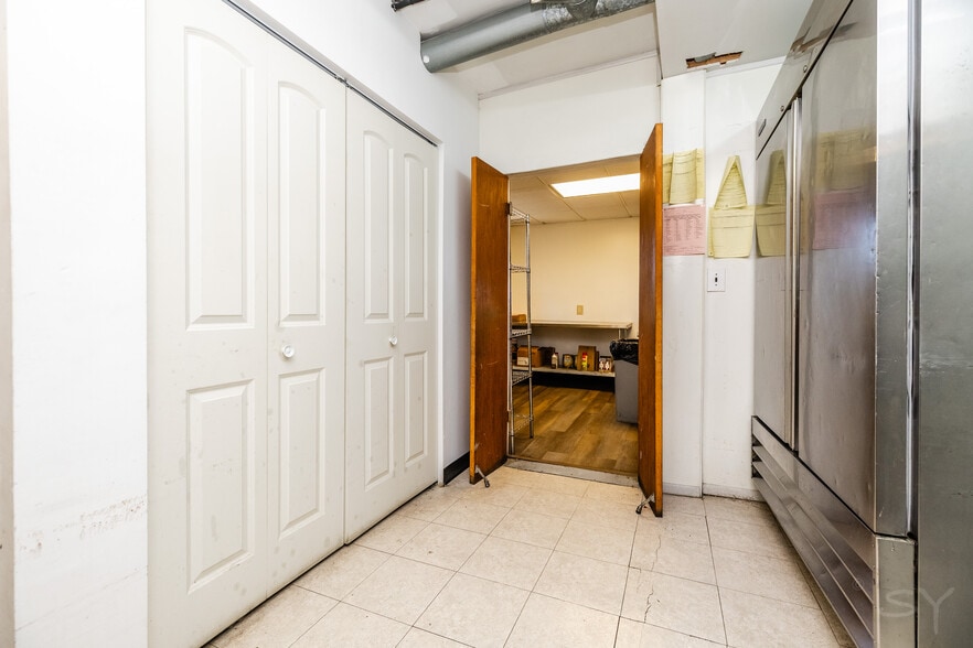 6737 Roosevelt Rd, Berwyn, IL à louer - Photo intérieure - Image 2 de 9