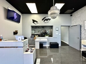 7060-7080 S Jones Blvd, Las Vegas, NV à louer Photo intérieure- Image 2 de 11