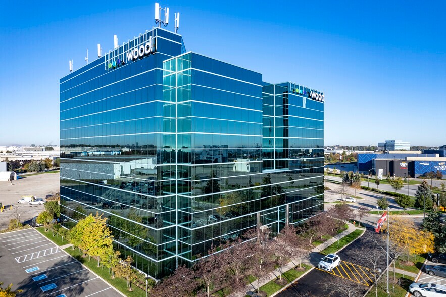 2020 Winston Park Dr, Oakville, ON à louer - Photo du bâtiment - Image 2 de 7