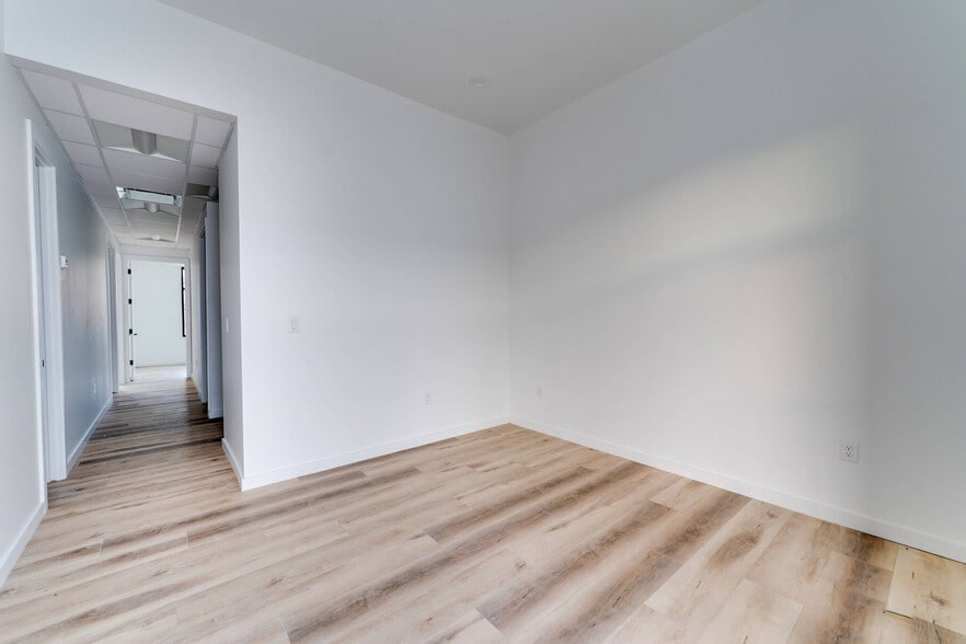 1030 Katy Fort Bend Rd, Katy, TX for sale - Building Photo - Image 3 of 11