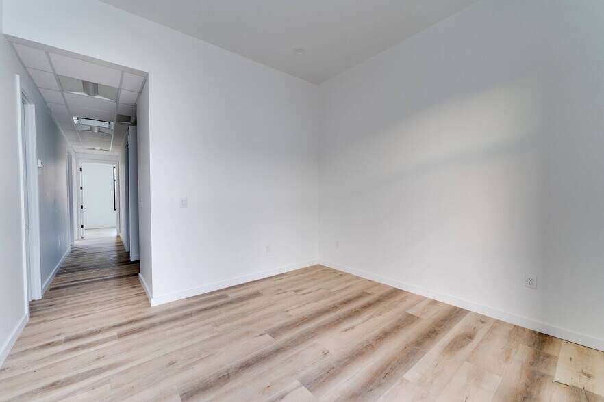 1030 Katy Fort Bend Rd, Katy, TX à vendre - Photo du bâtiment - Image 3 de 11