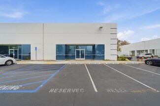 Plus de détails pour 3512 Lake Center Dr, Santa Ana, CA - Industriel à vendre