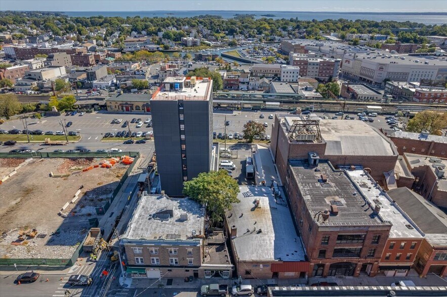 22 Broad St, Port Chester, NY à vendre - Photo du bâtiment - Image 2 de 13