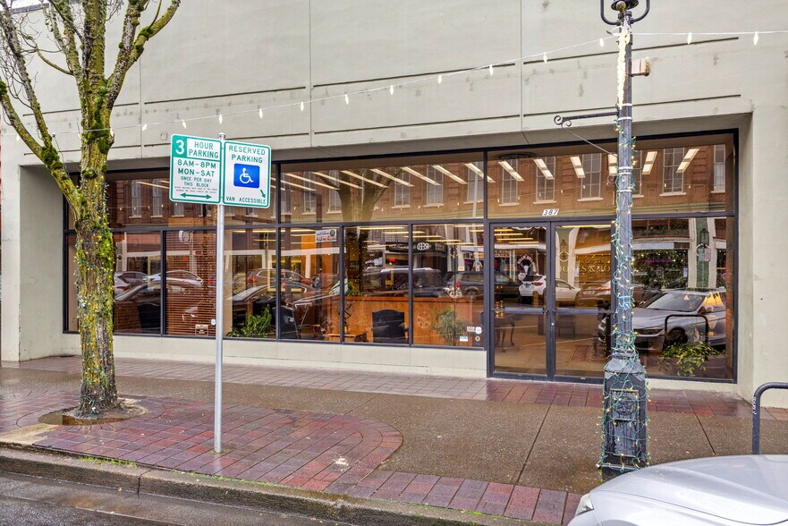 387 Court St NE, Salem, OR à vendre - Photo du bâtiment - Image 2 de 27