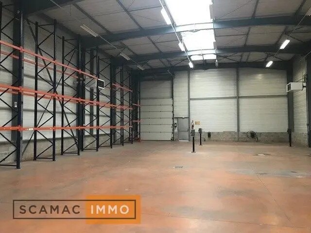 Local d'activités dans PRINGY à vendre Photo intérieure- Image 1 de 8