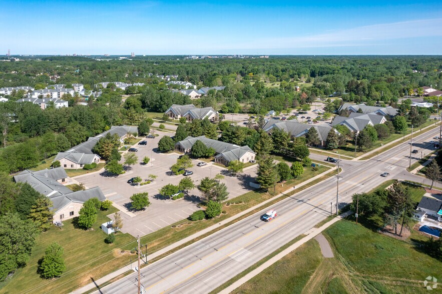 3945 Okemos Rd, Okemos, MI à louer - Aérien - Image 3 de 6