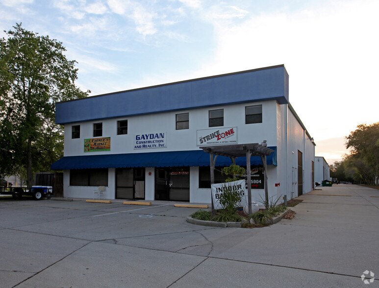 3390 N Courtenay Pky, Merritt Island, FL à louer - Photo principale - Image 1 de 8