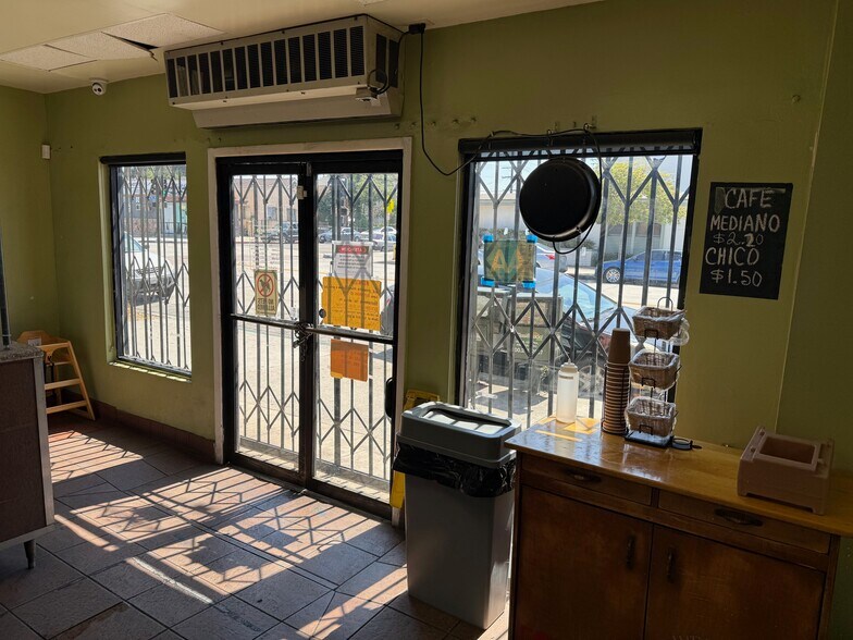 3727 E 1st St, Los Angeles, CA à louer - Photo intérieure - Image 3 de 18