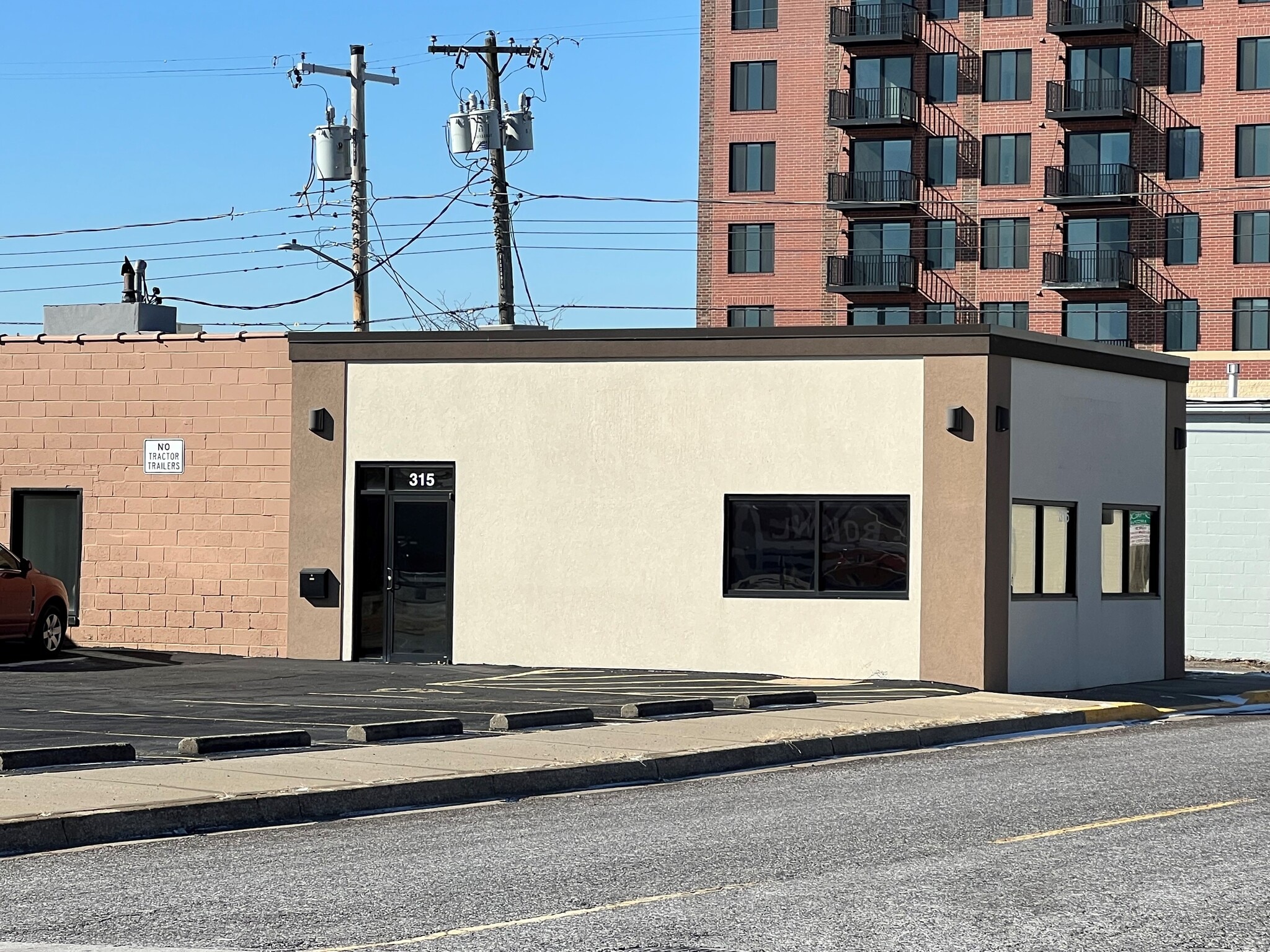 315 E 18th Ave, North Kansas City, MO for lease Building Photo- Image 1 of 4
